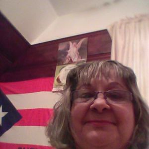 Meet your Posher, Josefa